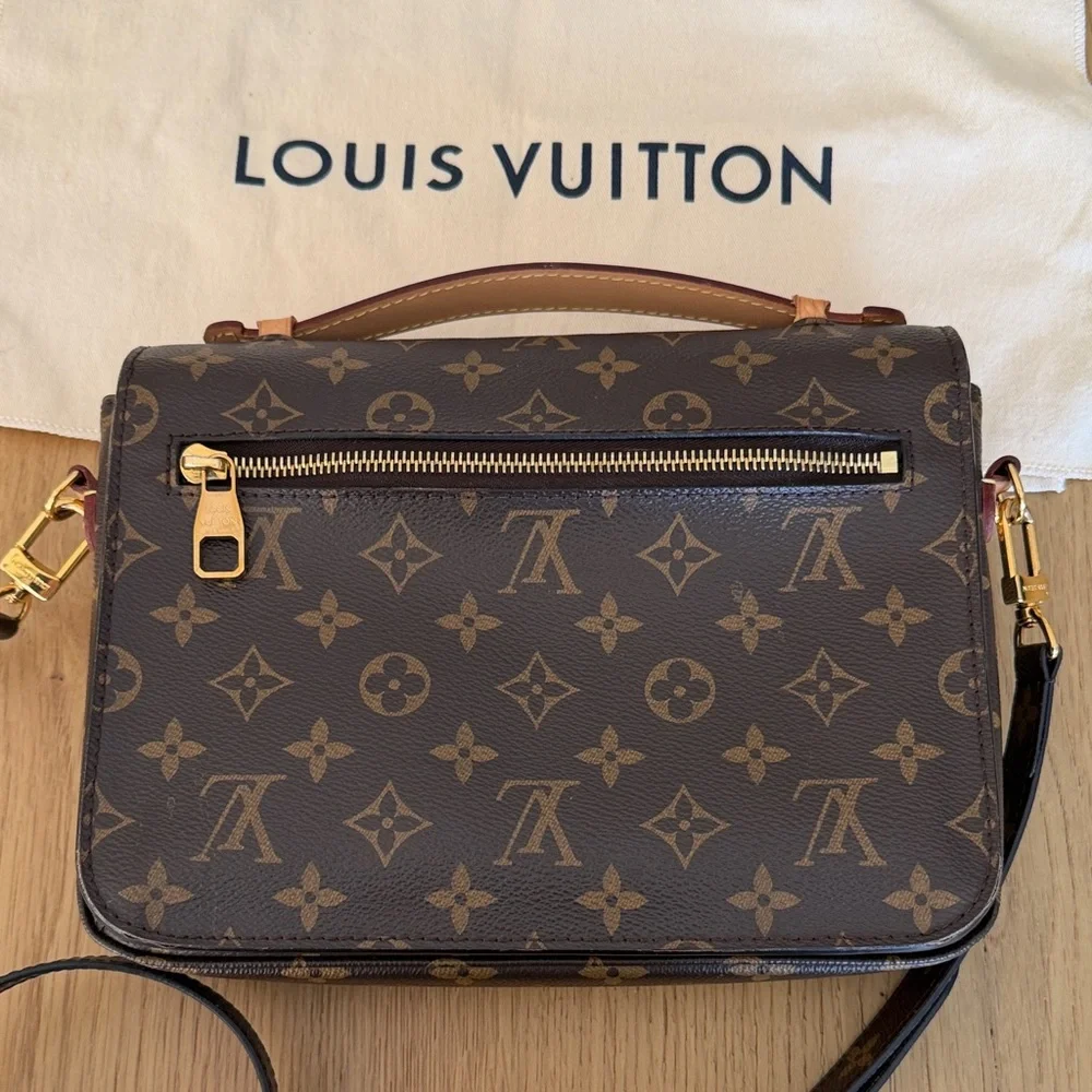 AUTHENTIC Louis Vuitton Pochette Métis MM